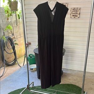 Elegant Black Pleated Dress